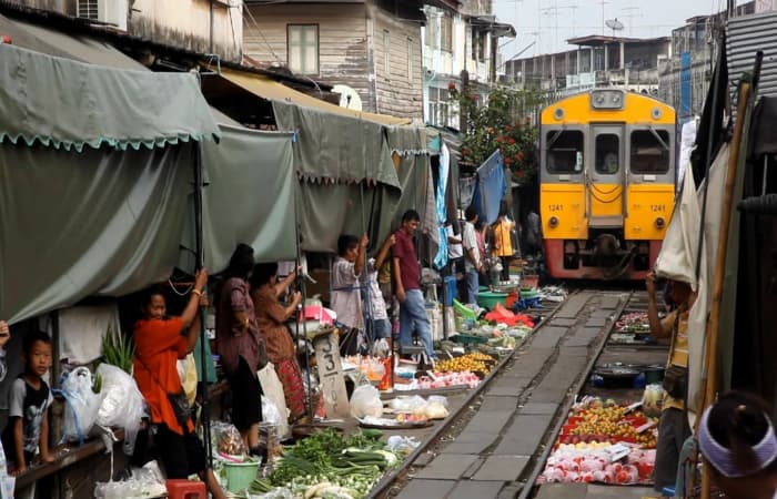 13 World's most dangerous Train routes
