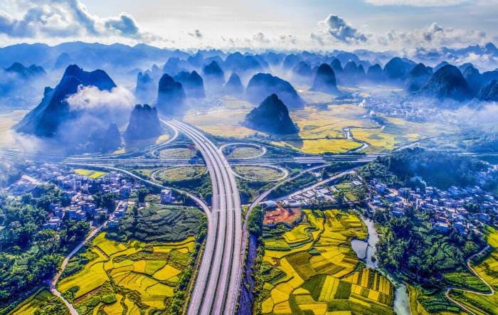 Get bamboozled seeing these 7 Most Stunning Roads in the World
