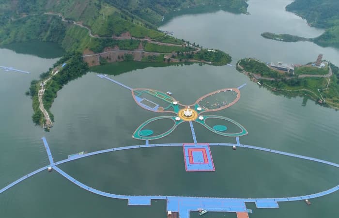 China Amazed All of Again- World’s giant Floating Path Opens in China