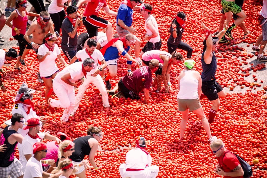 Just enjoy the La Tomatina Festival of Spain and know the history behind it