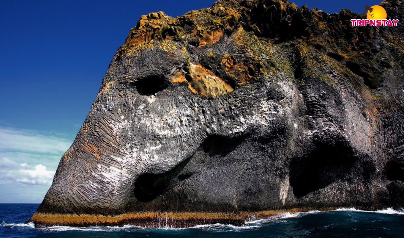 8 Unbelievable Unique Shaped Islands Around The Globe