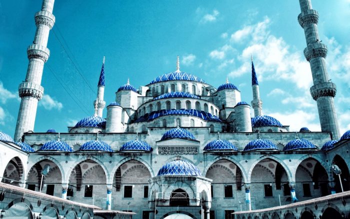 Istanbul’s Sultan Ahmed Mosque 