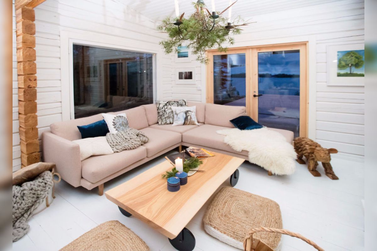 supershe island finland
