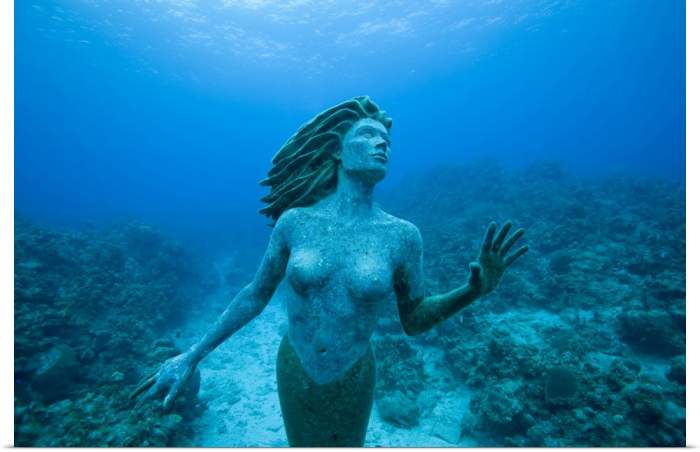 Amphitrite statue