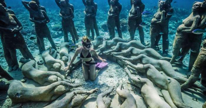 underwater statues
