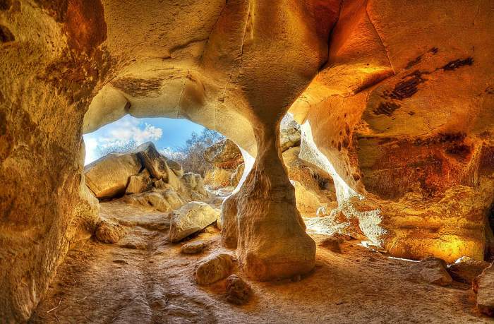 Luzit Cave