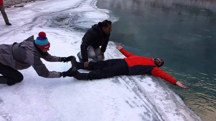 adapt in Chadar Lake