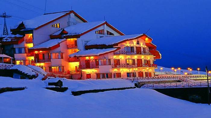 honeymoon destinations in Auli in march