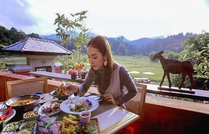 eating lunch