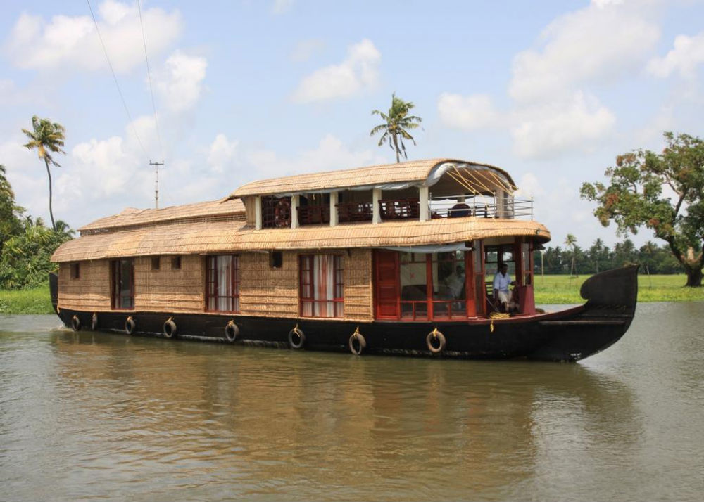houseboat on karli river