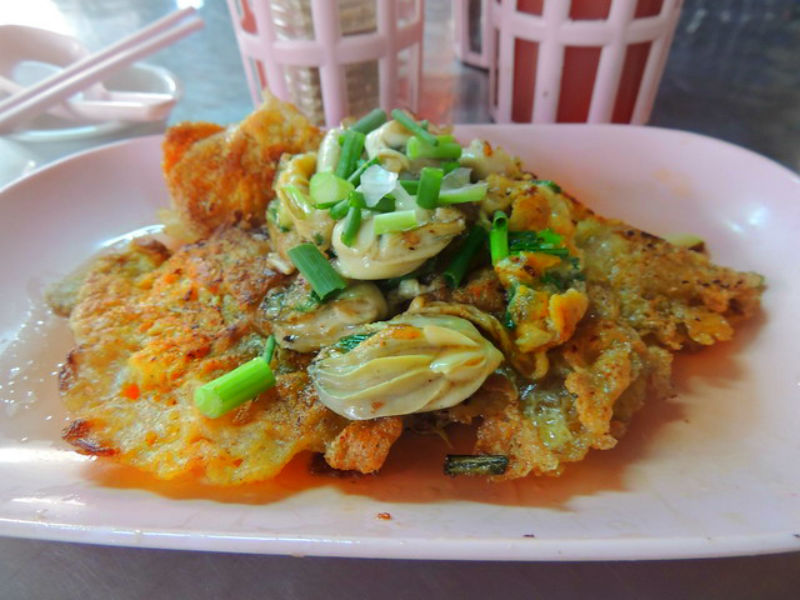 Daeng Racha Hoi Tod