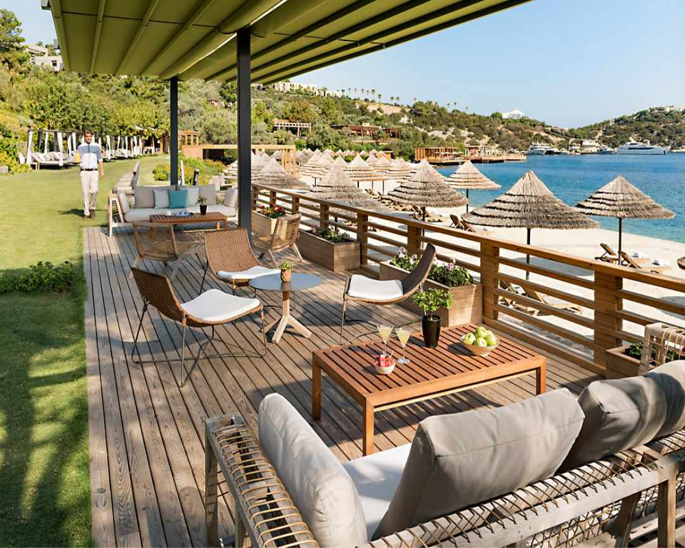 The bar on the beach