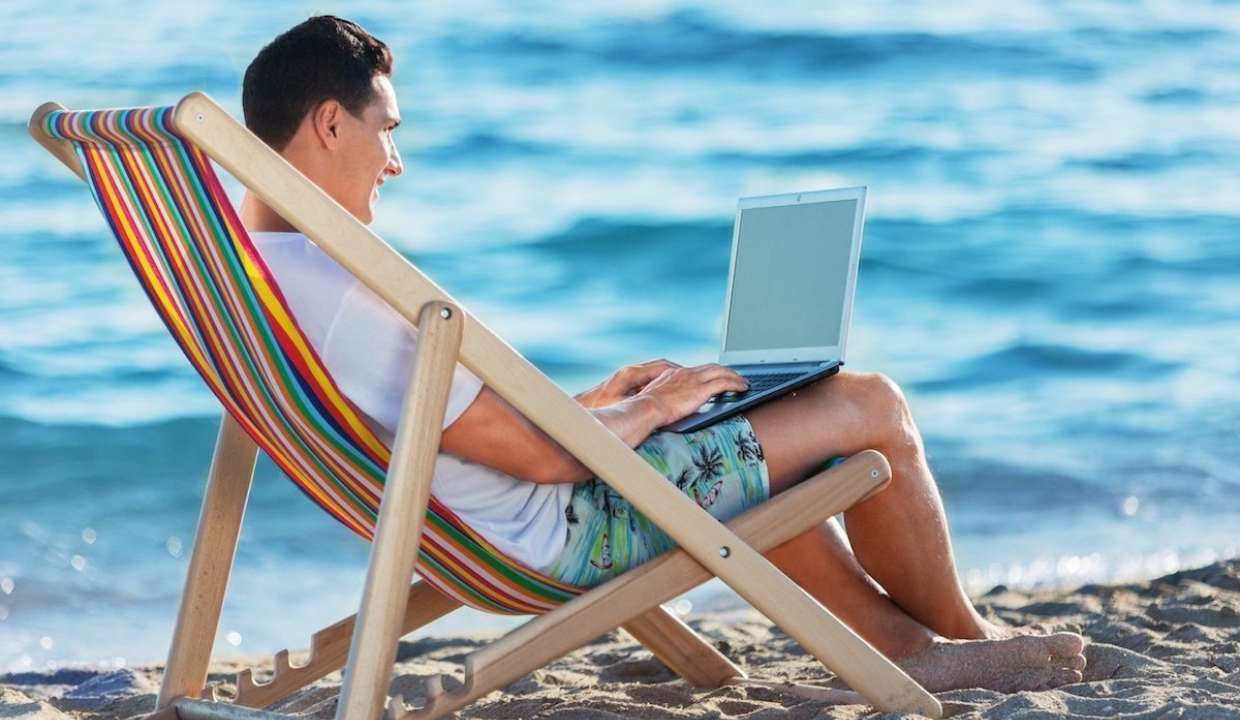 How to Balance Work and Travel