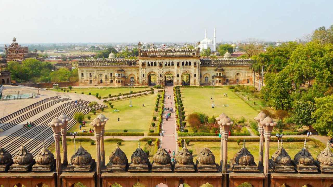 Hazratganj Area