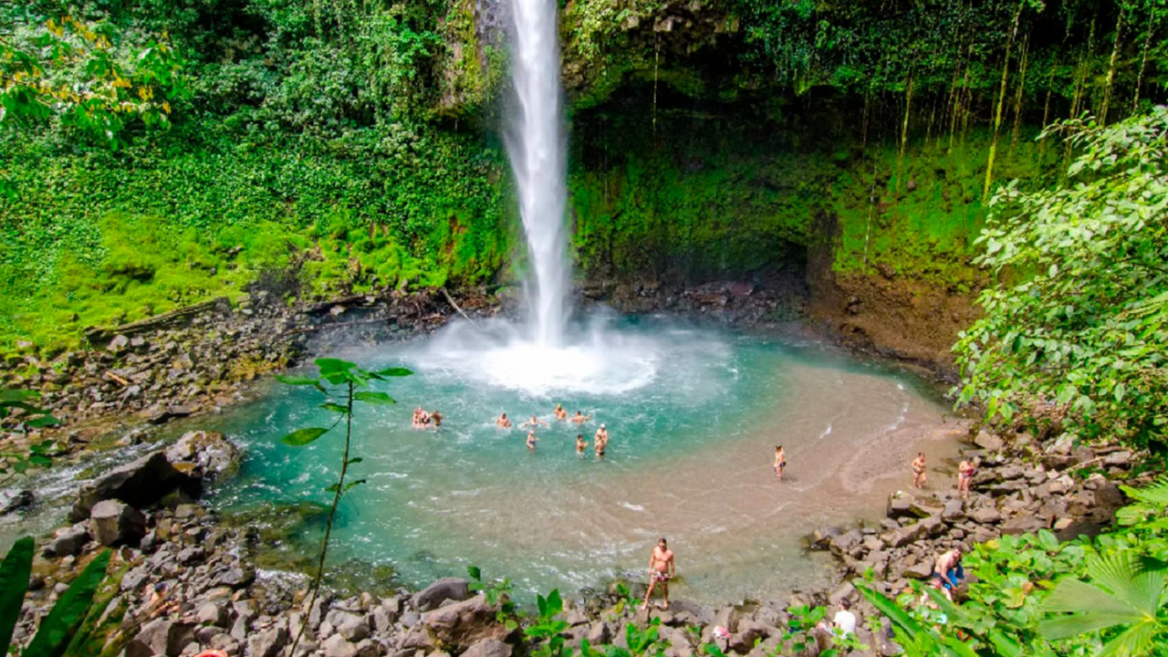 La Fortuna Waterfall Arenal 