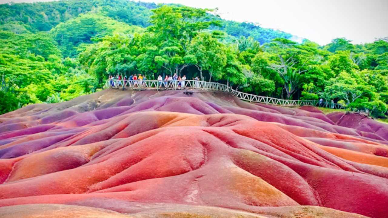 Chamarel and the Seven-Colored Earth